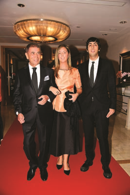 PRENS EDWARD’IN ONUR KONUĞU OLDUĞU GALA YEMEĞİNDE  CEMİYET BULUŞTU