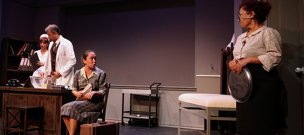 URLA’DA BÜYÜK BAŞARI!  DEVLET TİYATROSU İLK İLÇE SAHNESİNİ  AÇTI