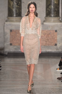 İTALYAN TASARIMCI LUISA BECCARIA ROMANTİK TASARIMLARIYLA BEĞENİ TOPLUYOR