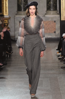 İTALYAN TASARIMCI LUISA BECCARIA ROMANTİK TASARIMLARIYLA BEĞENİ TOPLUYOR