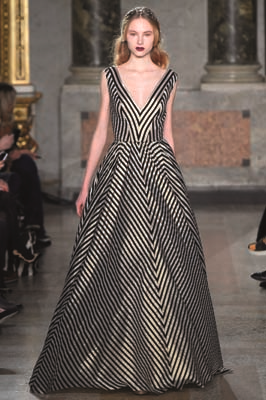 İTALYAN TASARIMCI LUISA BECCARIA ROMANTİK TASARIMLARIYLA BEĞENİ TOPLUYOR