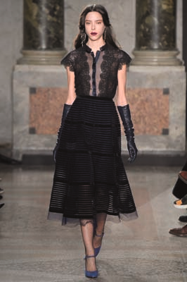 İTALYAN TASARIMCI LUISA BECCARIA ROMANTİK TASARIMLARIYLA BEĞENİ TOPLUYOR