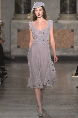 İTALYAN TASARIMCI LUISA BECCARIA ROMANTİK TASARIMLARIYLA BEĞENİ TOPLUYOR