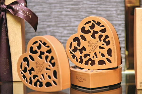 YENİ MAĞAZADA ÇİKOLATA TADINDA DAVET