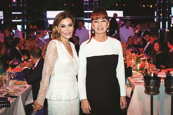 MONACO’DAKİ 29 EKİM CUMHURİYET BALOSU’NDA FRANSIZ VE TÜRK CEMİYETİ BULUŞTU