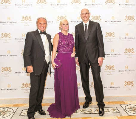 MONACO’DAKİ 29 EKİM CUMHURİYET BALOSU’NDA FRANSIZ VE TÜRK CEMİYETİ BULUŞTU