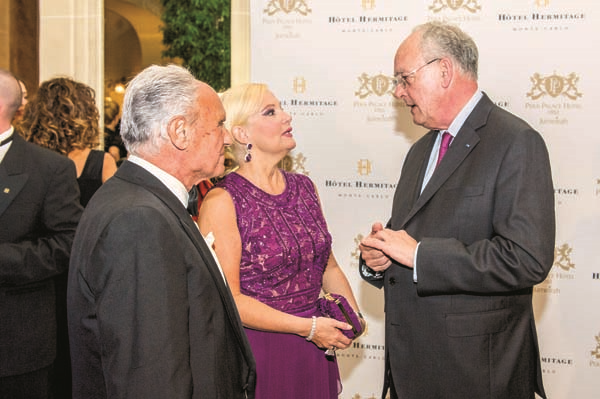 MONACO’DAKİ 29 EKİM CUMHURİYET BALOSU’NDA FRANSIZ VE TÜRK CEMİYETİ BULUŞTU