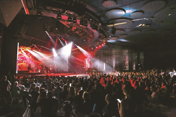 MONACO’DAKİ 29 EKİM CUMHURİYET BALOSU’NDA FRANSIZ VE TÜRK CEMİYETİ BULUŞTU