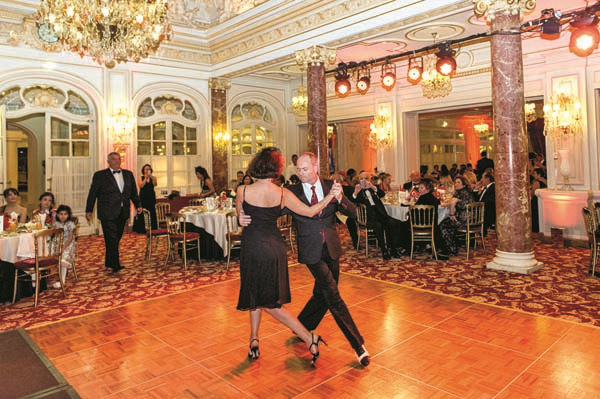 MONACO’DAKİ 29 EKİM CUMHURİYET BALOSU’NDA FRANSIZ VE TÜRK CEMİYETİ BULUŞTU