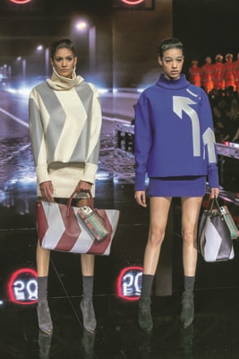 İNGİLİZ TASARIMCI ANYA HINDMARCH ÇANTALARINDA BAŞROLÜ EĞLENCELİ DESENLERE VERİYOR