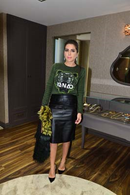 MÜCEVHER TANITIMINDA MODELLİK YAPTILAR 