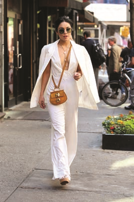 VANESSA HUDGENS FARKLI TARZLARI DENEMEYİ SEVİYOR