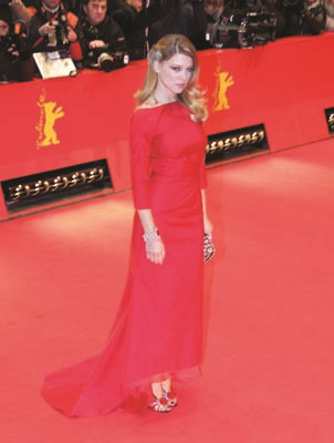 YENİ BOND KIZI LEA SEYDOUX FEMİNEN GİYİNMEYİ SEVİYOR