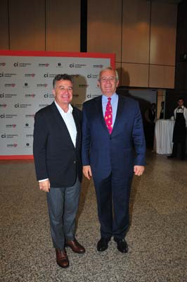 CONTEMPORARY ISTANBUL 2015 SANATSEVERLERLE BULUŞTU