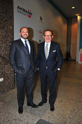 CONTEMPORARY ISTANBUL 2015 SANATSEVERLERLE BULUŞTU