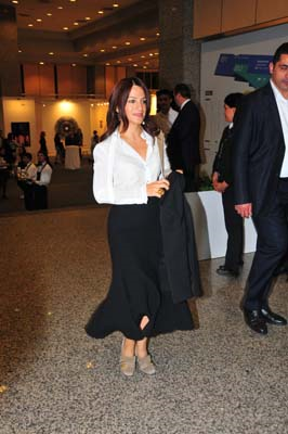 CONTEMPORARY ISTANBUL 2015 SANATSEVERLERLE BULUŞTU