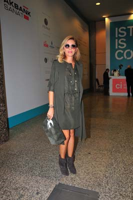 CONTEMPORARY ISTANBUL 2015 SANATSEVERLERLE BULUŞTU