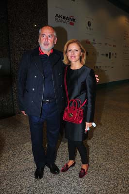 CONTEMPORARY ISTANBUL 2015 SANATSEVERLERLE BULUŞTU