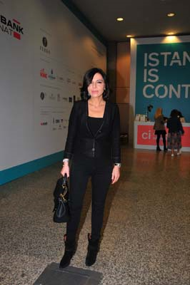CONTEMPORARY ISTANBUL 2015 SANATSEVERLERLE BULUŞTU