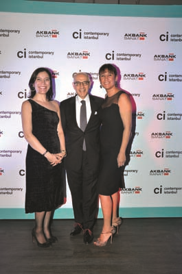 CONTEMPORARY iSTANBUL  ÇAĞDAŞ SANATIN  10. YILINI GALA YEMEĞİ İLE KUTLADI