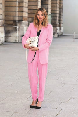 CANDELA NOVEMBRE TARZIYLA  İLHAM VERİYOR