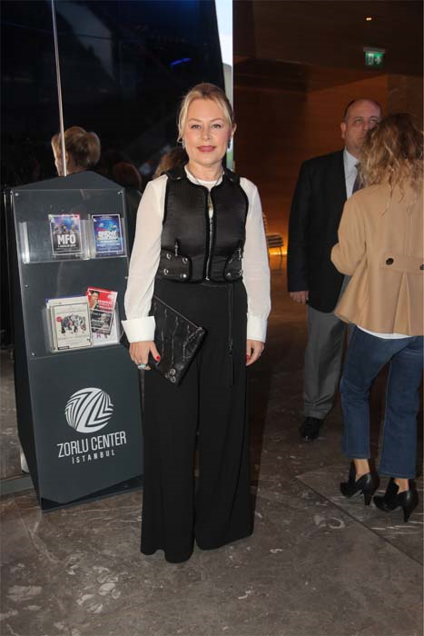 ZORLU PSM SAHNESİ’NDE SÜPERSTAR BÜYÜLEDİ