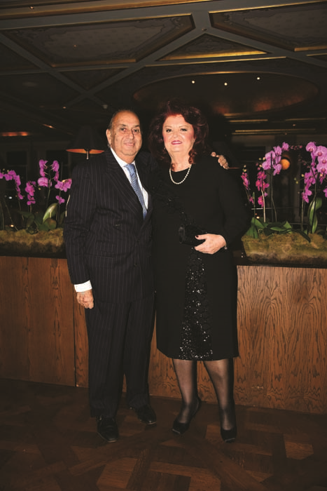 OGAN-ELA SOYSAL DAVETİNDE  BERNA KIRDAR’A  SÜRPRİZ YAŞ GÜNÜ 