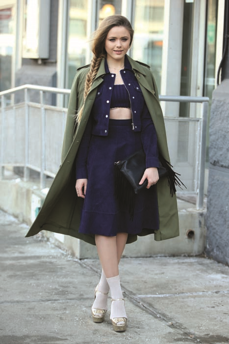 MODA HAFTALARININ SIKI TAKİPÇİSİ KRISTINA BAZAN GİYSİ TERCİHLERİYLE DİKKAT ÇEKİYOR