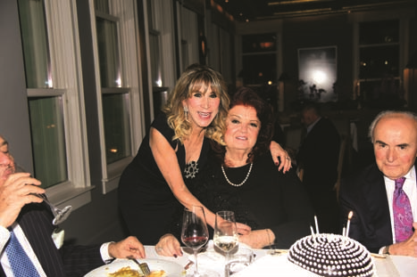 OGAN-ELA SOYSAL DAVETİNDE  BERNA KIRDAR’A  SÜRPRİZ YAŞ GÜNÜ 