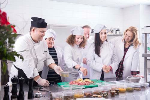 TOHUM OTİZM VAKFI’NDAN  ALEM ÖZEL YILBAŞI ÇEKİMLERİ