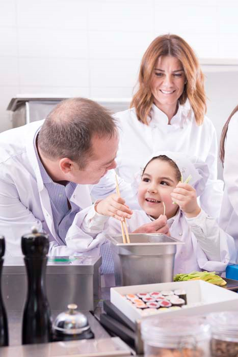 TOHUM OTİZM VAKFI’NDAN  ALEM ÖZEL YILBAŞI ÇEKİMLERİ