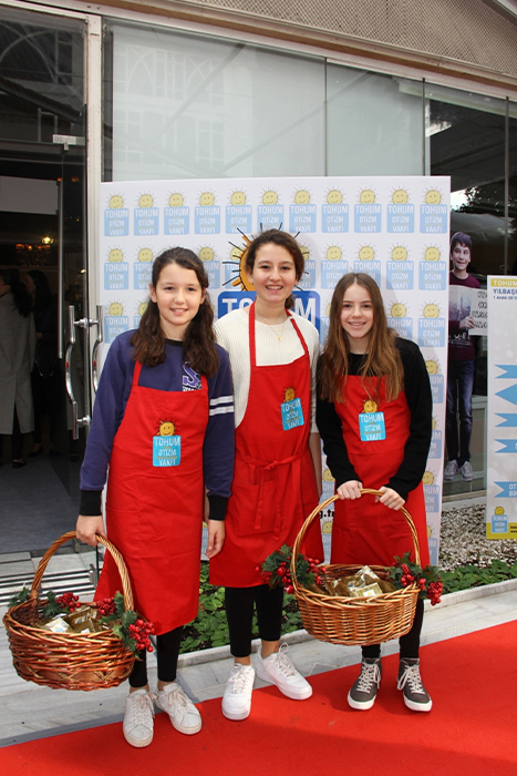 TOHUM OTİZM VAKFI YILBAŞI ALIŞVERİŞ ŞENLİĞİ