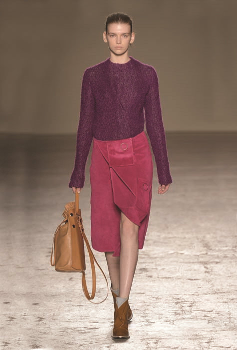 İTALYAN TASARIMCI GABRIELE COLANGELO SANATTAN  İLHAM ALIYOR