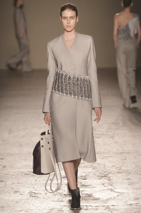 İTALYAN TASARIMCI GABRIELE COLANGELO SANATTAN  İLHAM ALIYOR