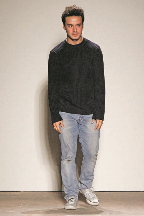 İTALYAN TASARIMCI GABRIELE COLANGELO SANATTAN  İLHAM ALIYOR