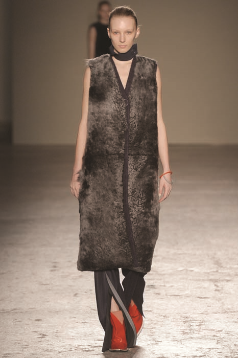 İTALYAN TASARIMCI GABRIELE COLANGELO SANATTAN  İLHAM ALIYOR