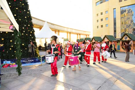 LÖSEVDEN GELEN ÇOCUKLARA YILBAŞI HEDİYESİ