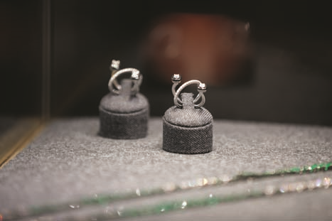 ÜNLÜLERİN MÜCEVHER TASARIMCISI  İSTANBUL’DA TANITIM YAPTI