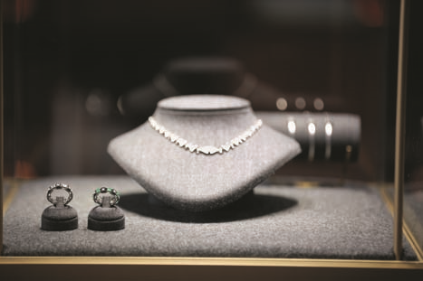 ÜNLÜLERİN MÜCEVHER TASARIMCISI  İSTANBUL’DA TANITIM YAPTI