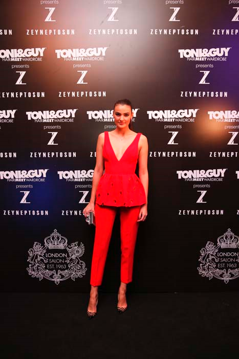 ZEYNEP TOSUNUN KOLEKSİYON DAVETİ