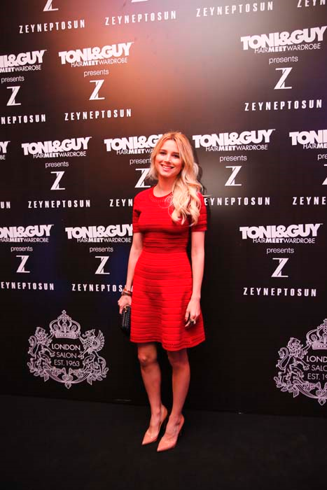 ZEYNEP TOSUNUN KOLEKSİYON DAVETİ