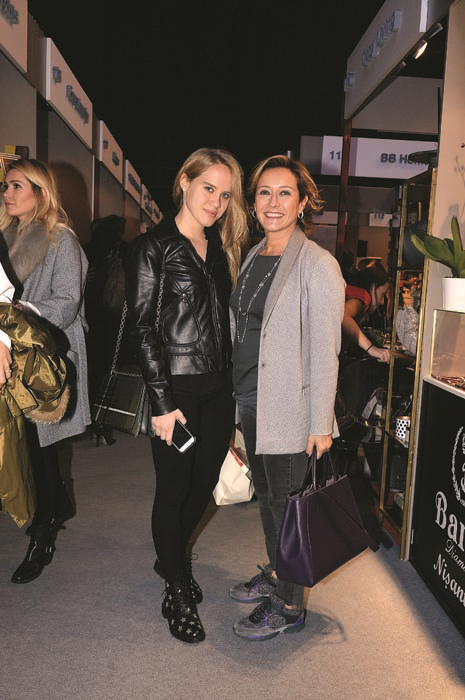 YILBAŞI ALIŞVERİŞ GÜNLERİNDE ÜNLÜ İSİMLER BULUŞTU