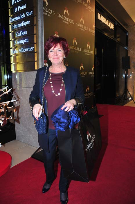 CAROLINE KOÇ VE BANU YENTÜRTEN ÇİFTE KUTLAMA