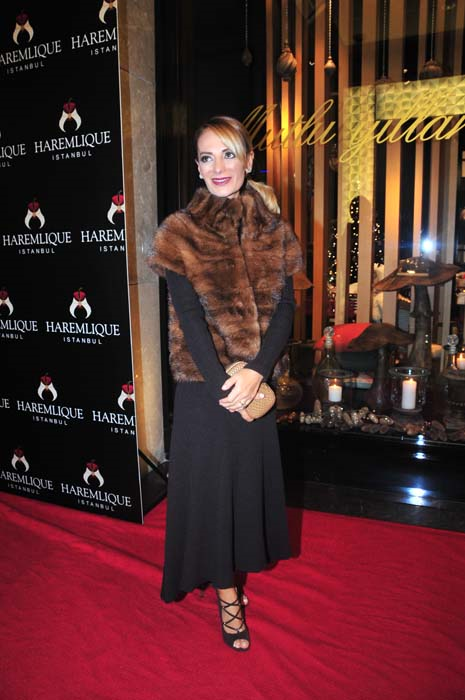 CAROLINE KOÇ VE BANU YENTÜRTEN ÇİFTE KUTLAMA