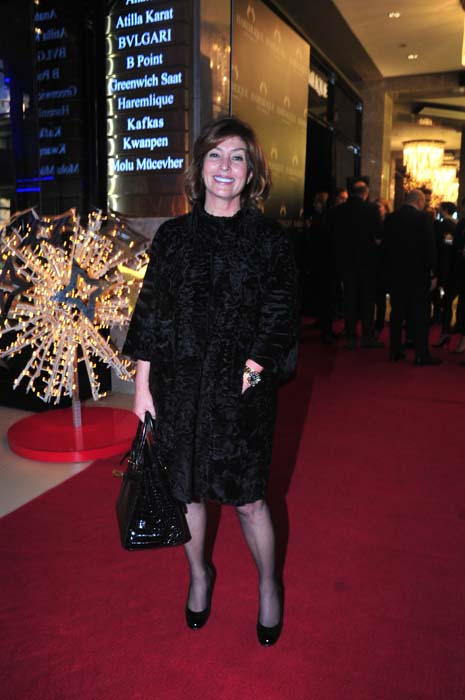 CAROLINE KOÇ VE BANU YENTÜRTEN ÇİFTE KUTLAMA