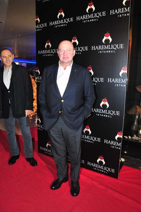 CAROLINE KOÇ VE BANU YENTÜRTEN ÇİFTE KUTLAMA