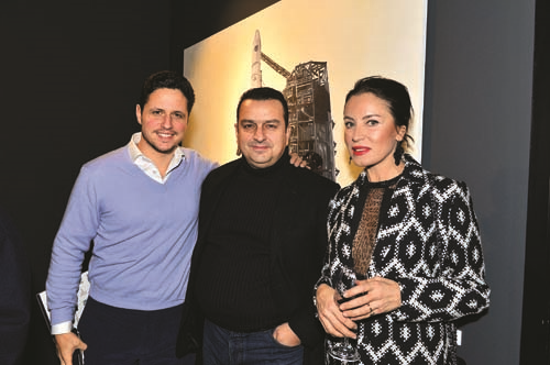 ONUR GÜLFİDAN SERGİSİNE İÇİNDEN MASAL GEÇEN AÇILIŞ 