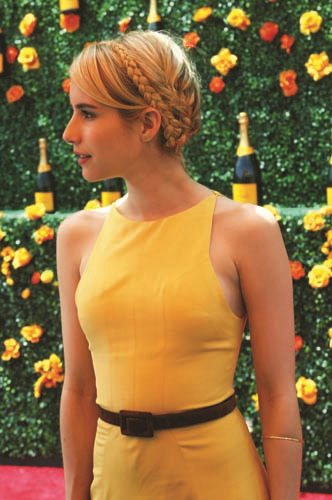 KIRMIZI HALININ EN GÖZDE  SAÇ MODELLERİ