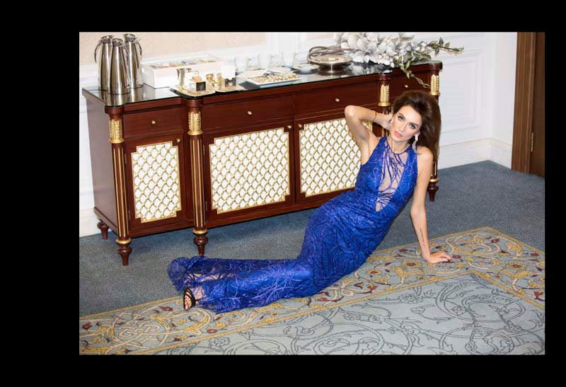 CENGİZ ABAZOĞLU YENİ YIL KOLEKSİYONUNA  ROMANTİK VE GİZEMLİ BİR YOLCULUK… 