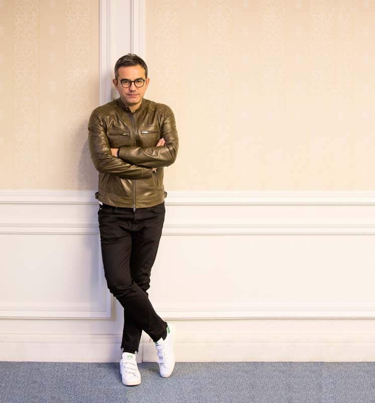 CENGİZ ABAZOĞLU YENİ YIL KOLEKSİYONUNA  ROMANTİK VE GİZEMLİ BİR YOLCULUK… 